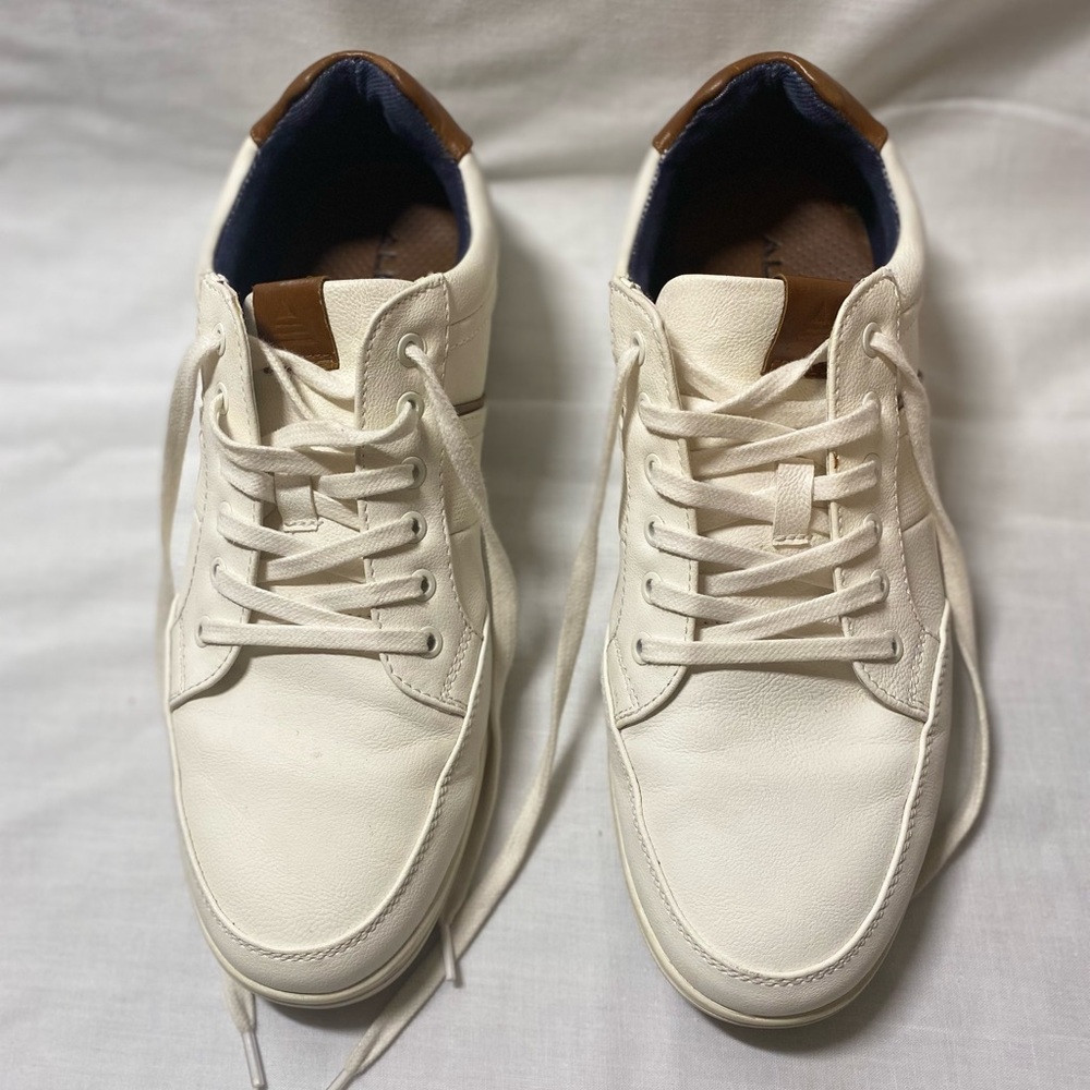 Aldo Astinia mens tie up shoes size 10 gently worn no flaws white and brown